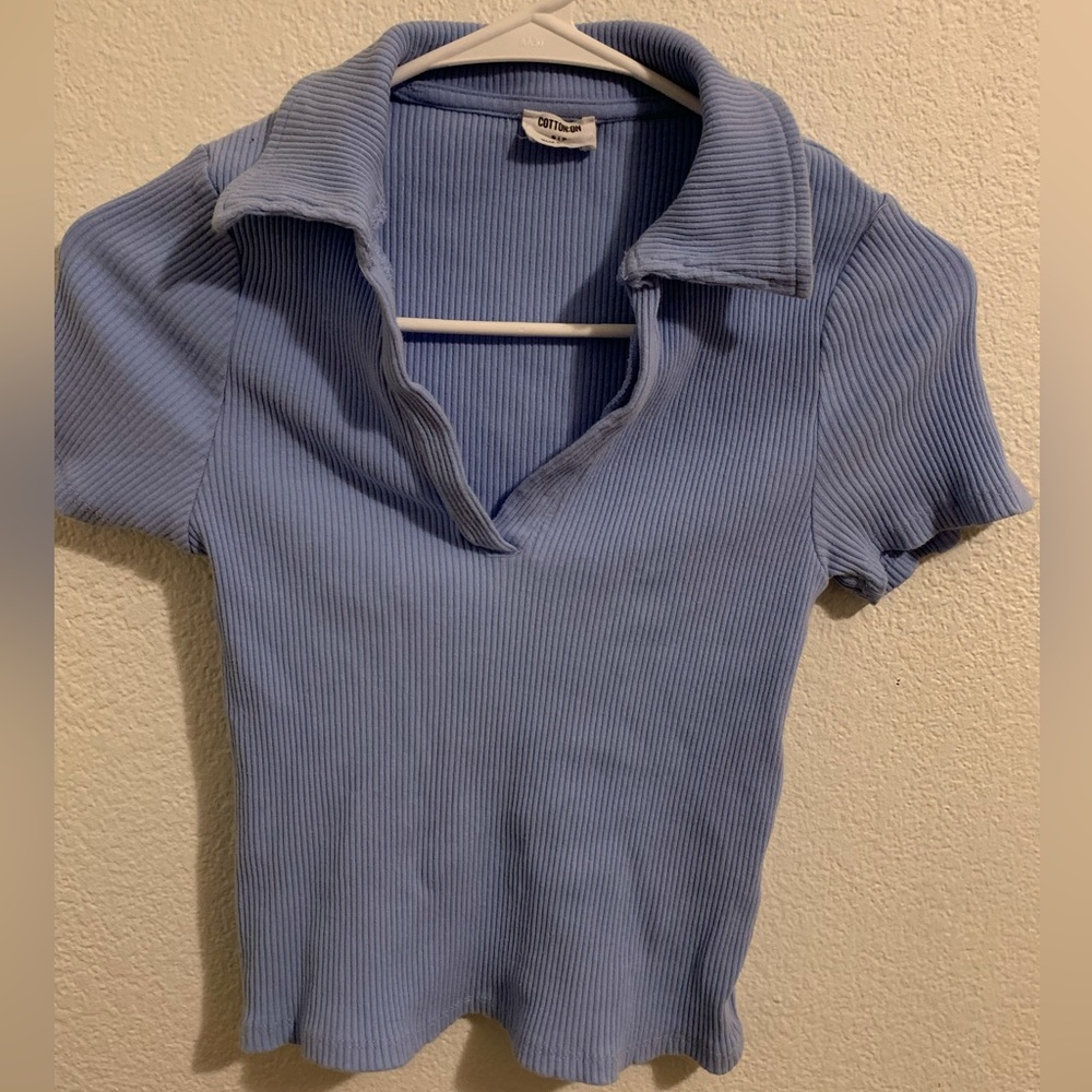Short sleeves neck shirt